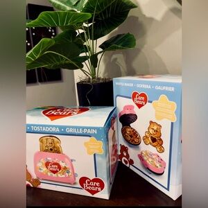 New Care Bears Waffle Maker & 2 Slice Toaster Bear Shaped Kitchen Appliance Pink